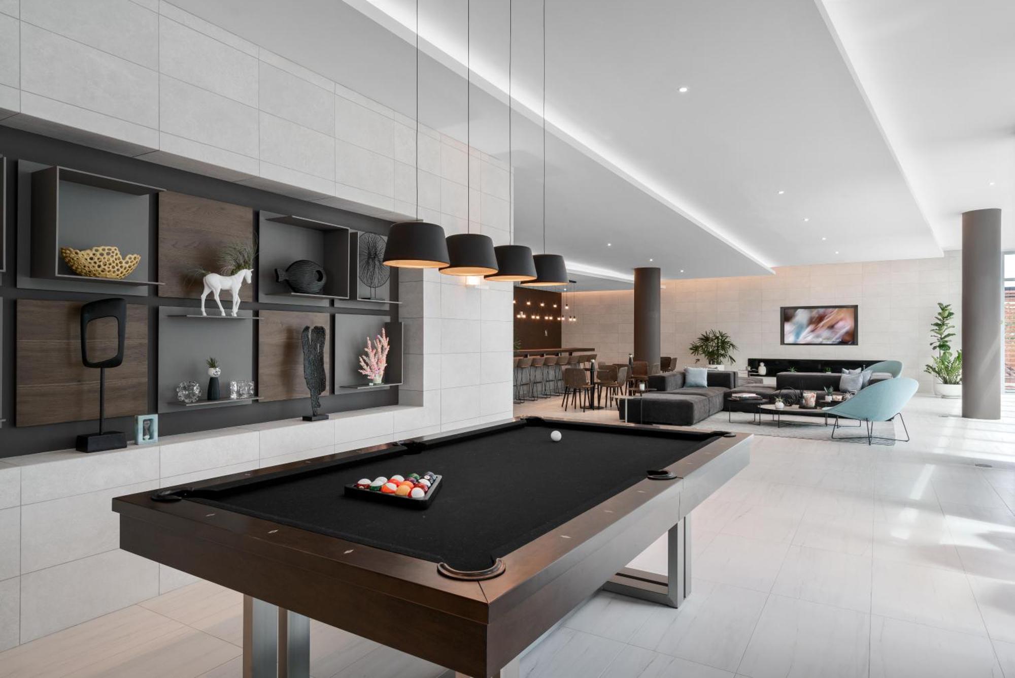 3900-604lg Design District, 1 Bedroom & 1 Bathroom Apartment *
