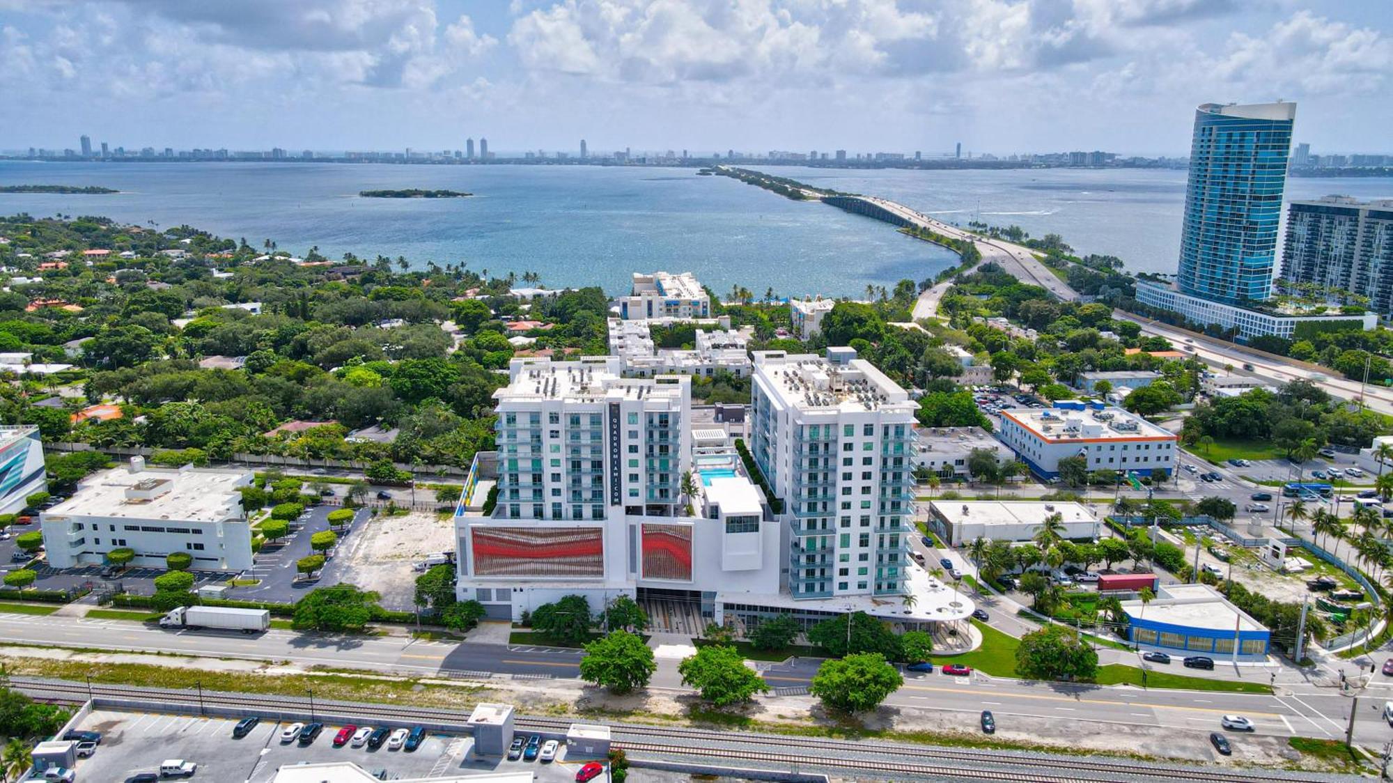 3900-604lg Design District, 1 Bedroom & 1 Bathroom * Miami