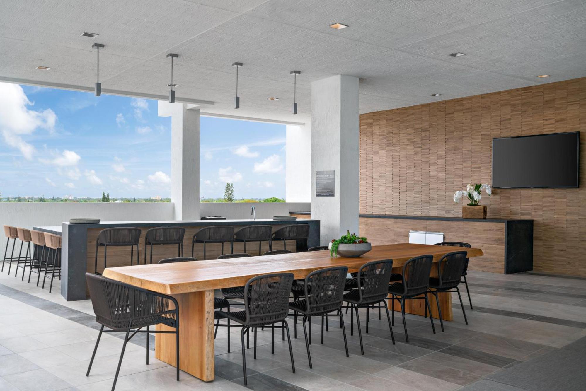 Apartment 3900-604lg Design District, 1 Bedroom & 1 Bathroom Miami