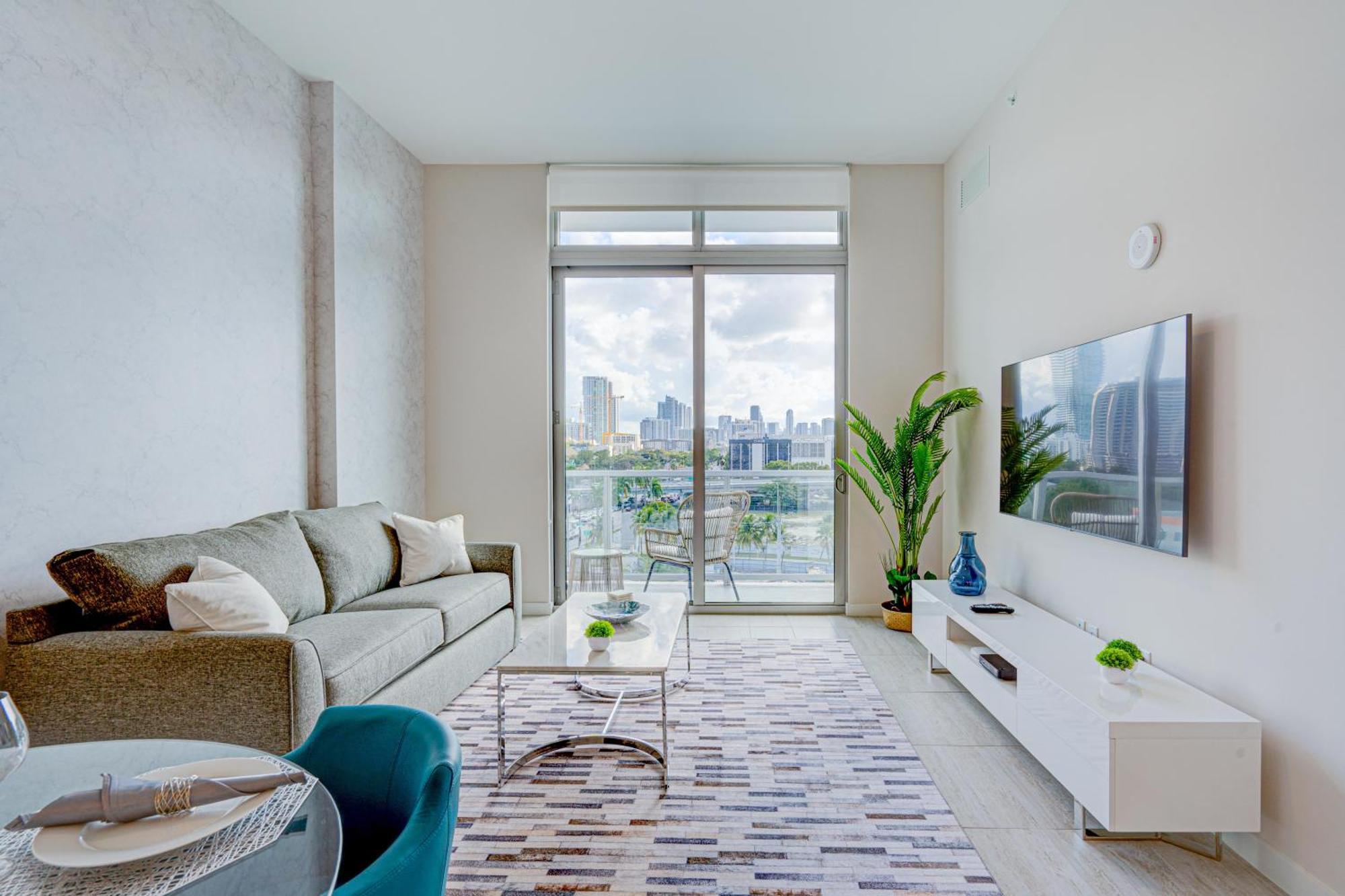 Apartment 3900-604lg Design District, 1 Bedroom & 1 Bathroom *